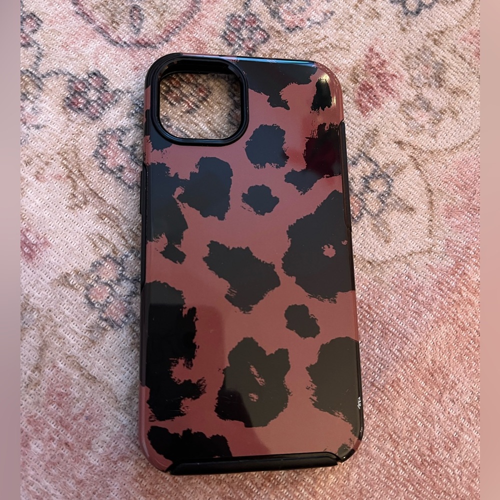 Cheetah print otterbox iPhone 13 case